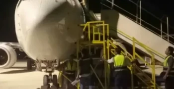 В аэропорту Пусана загорелся самолет
